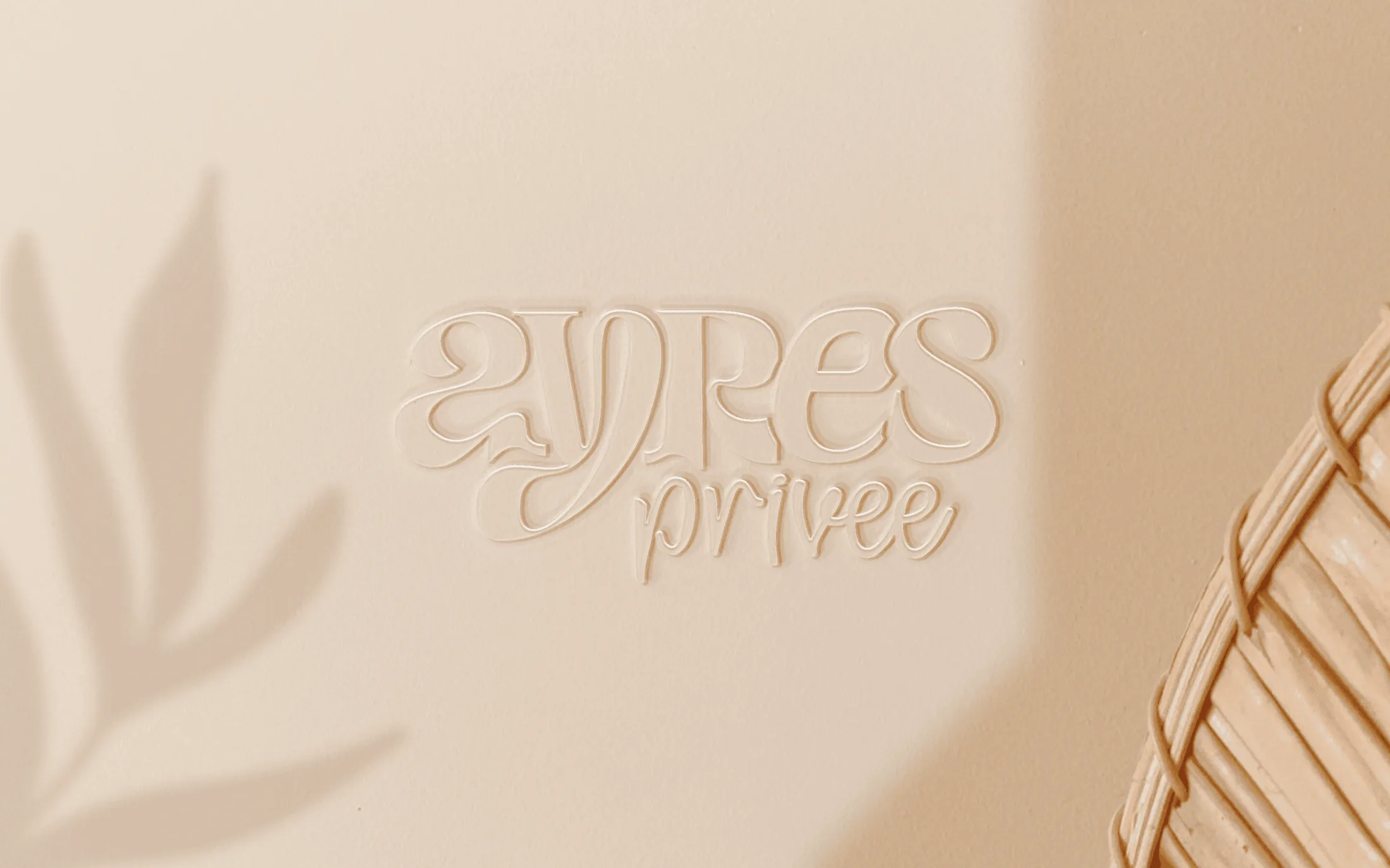 Logotipo en relieve